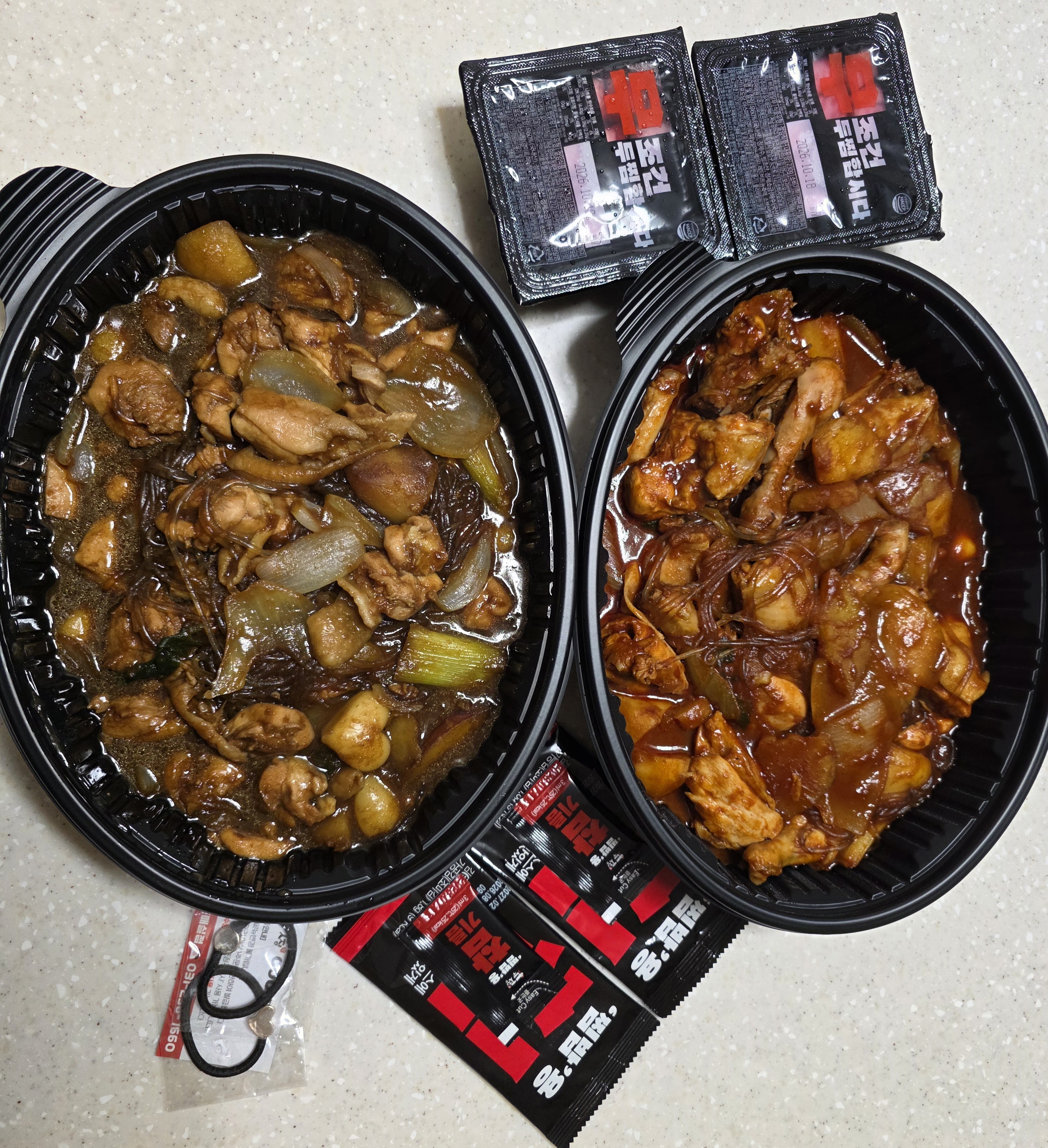 두찜 까만찜닭 빨간찜닭 4인가족 배달 한상