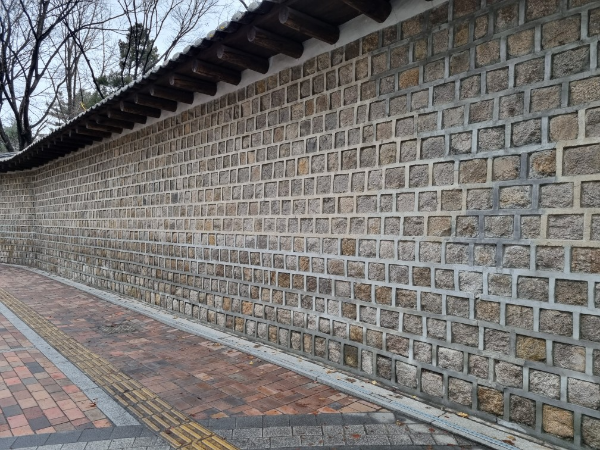 덕수궁 돌담길 숨겨진 묘미 찾기