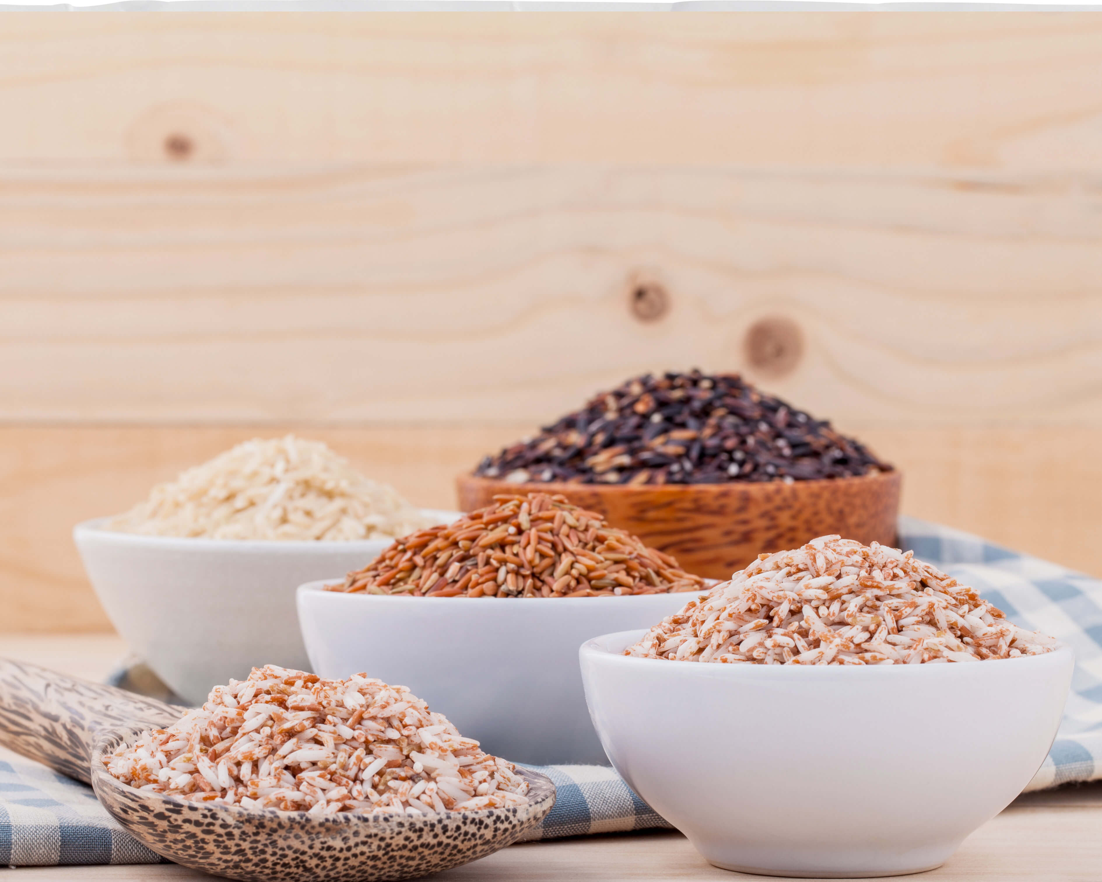 잡곡. 현미. 귀리. 찹쌀. 검정콩.