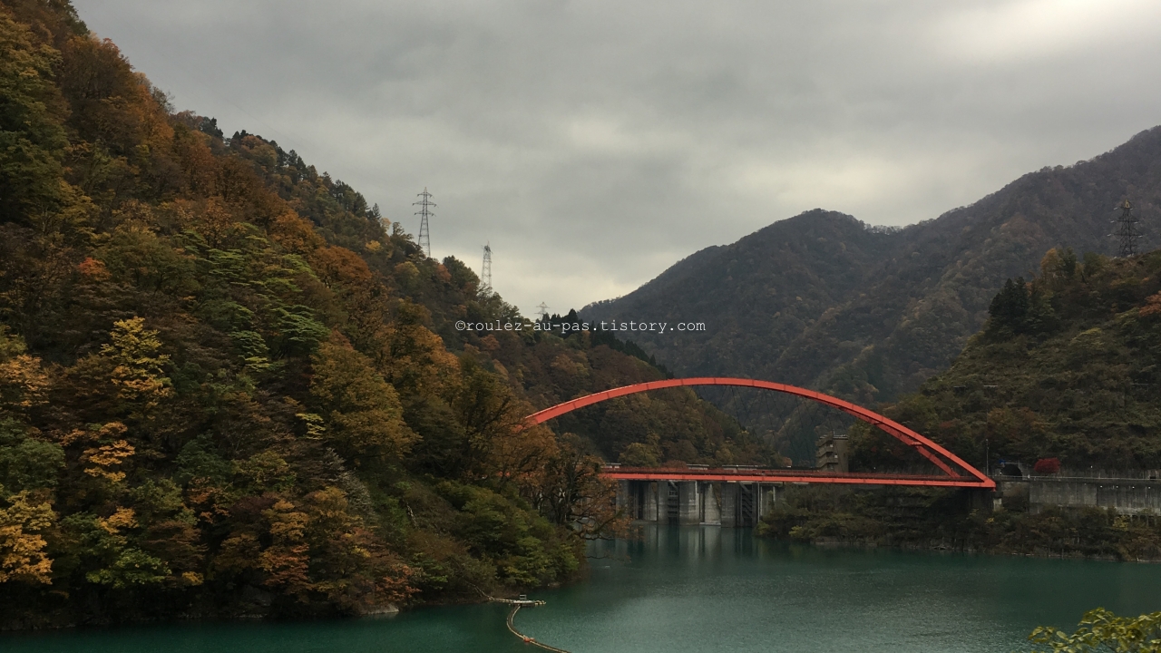 JAPAN-TRAVEL-TOYAMA-KUROBE GORGE-BRIDGE