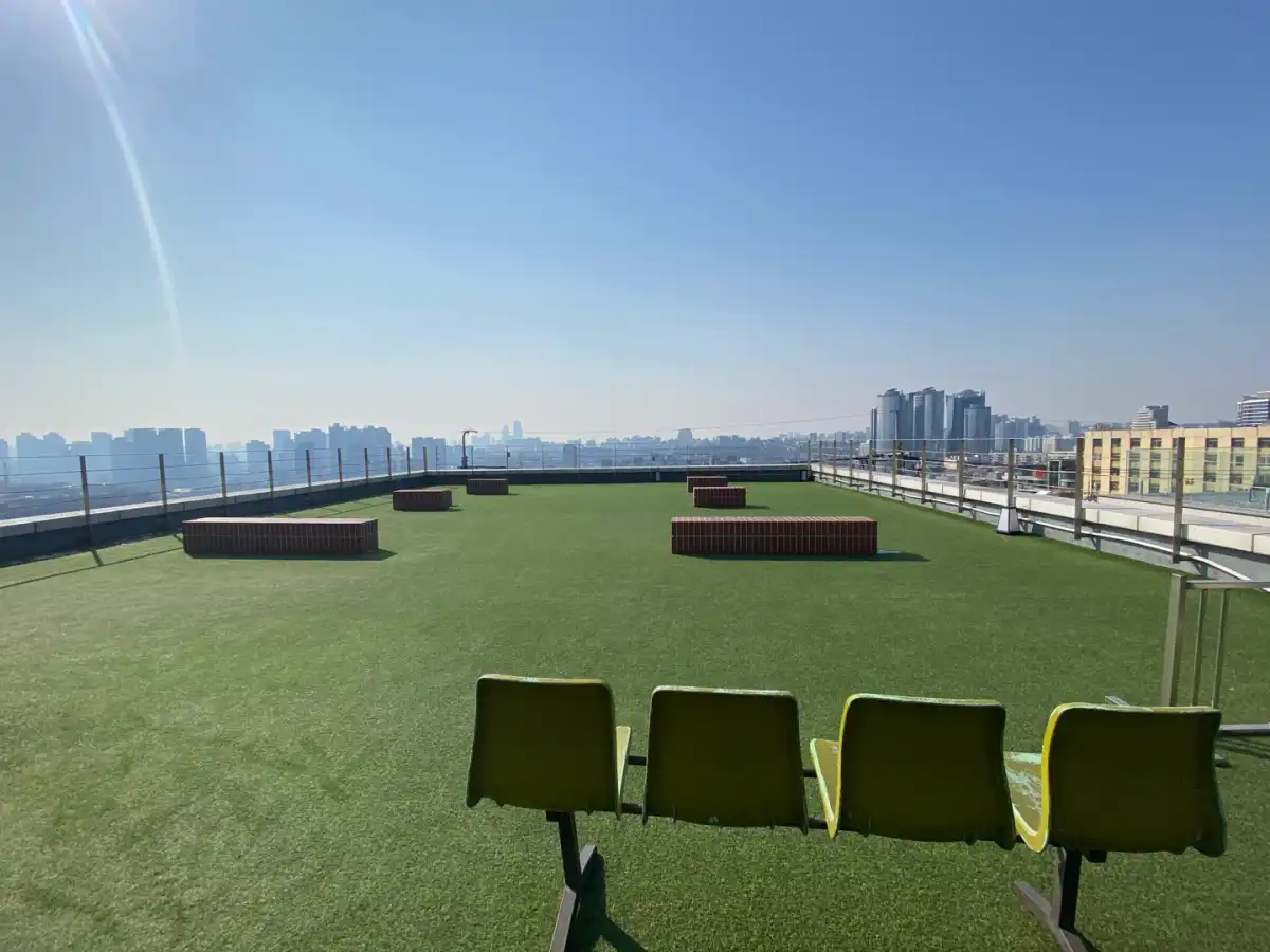 콤포타블-남산-옥상-좌석