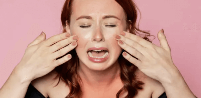 갱년기 여성&amp;#44; 어느날 갑자기 생기는 얼굴 열감! 홍조는 왜 생길까? 