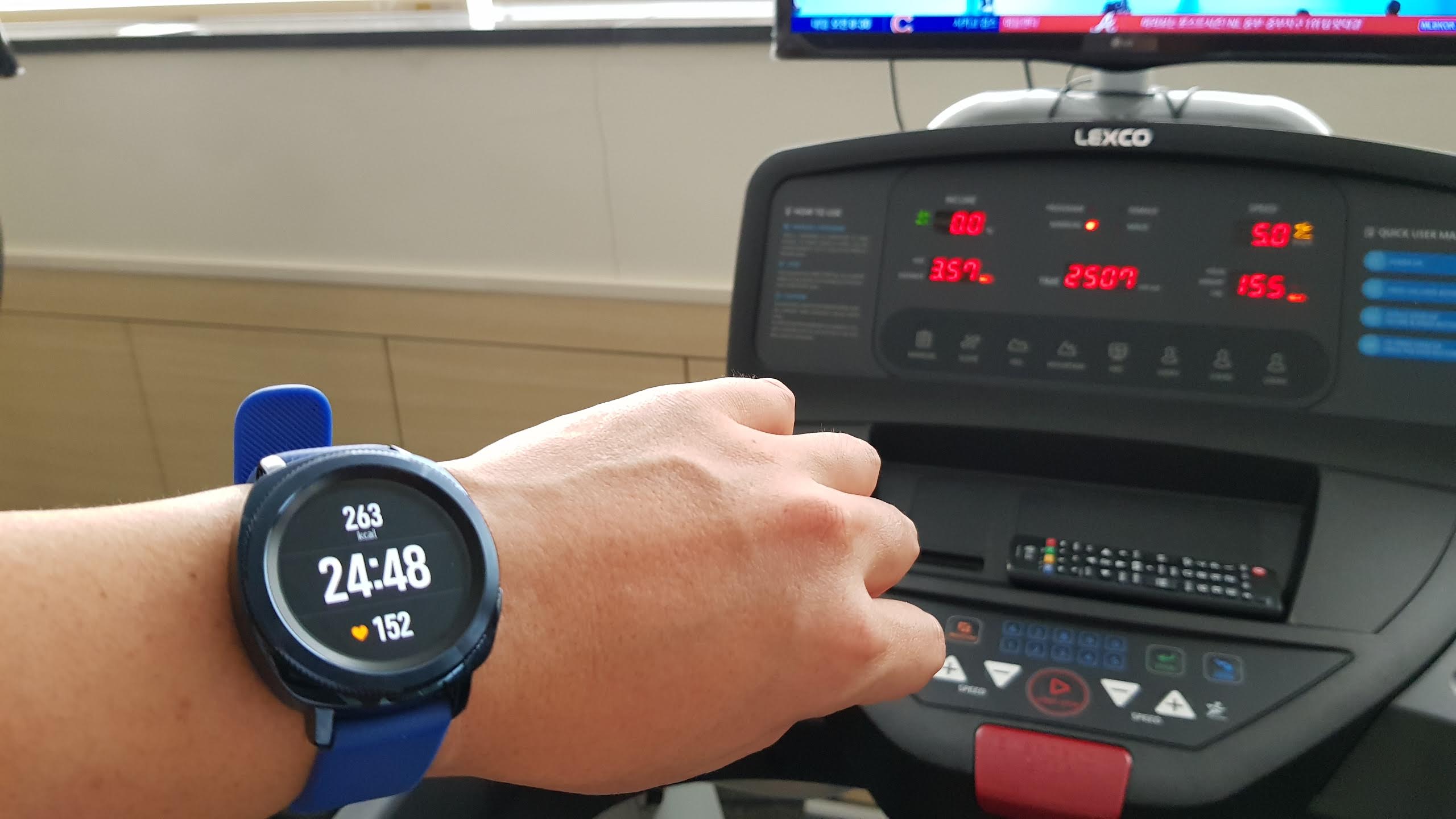 길게 뛰진 않아도 꾸준히 러닝머신 뛰었음