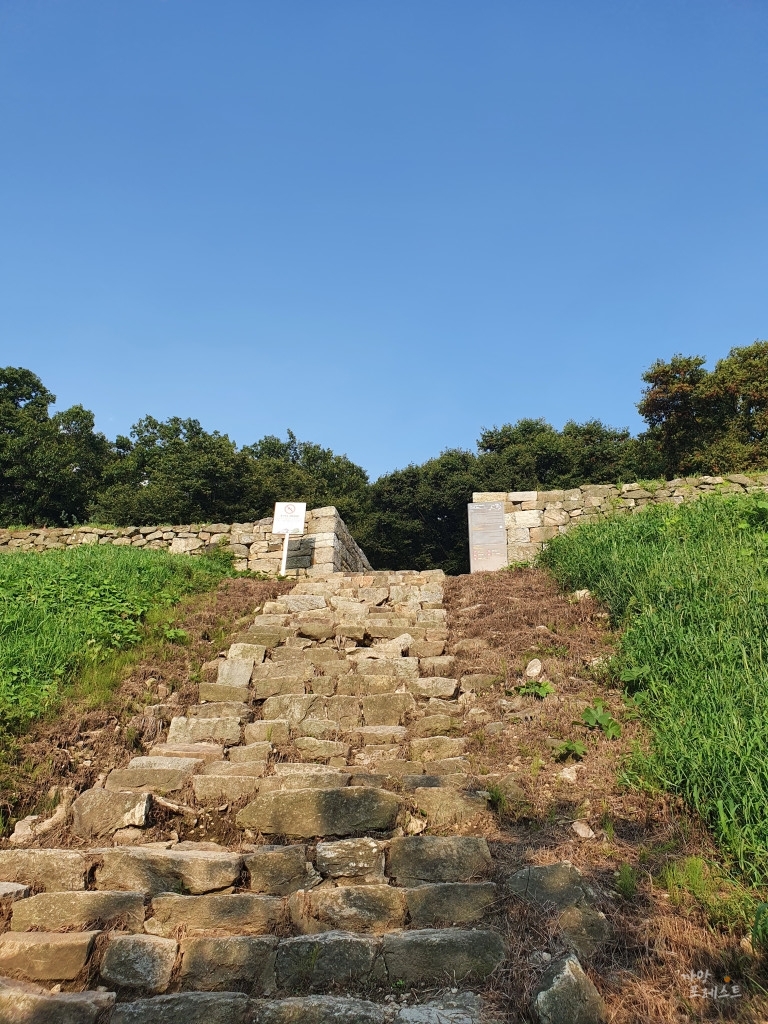 독산성 정상 입구