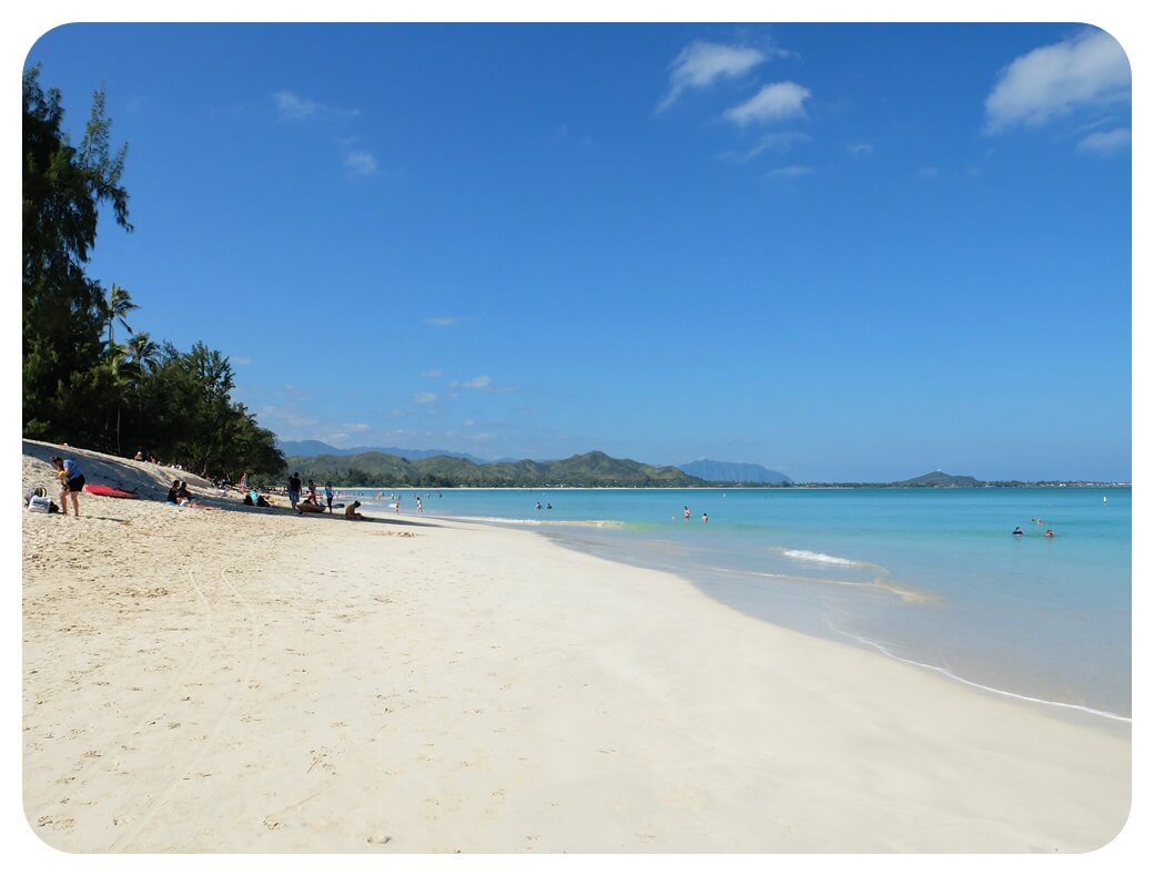 라니카이-비치-백사장-해안가-낮에-찍은-사진