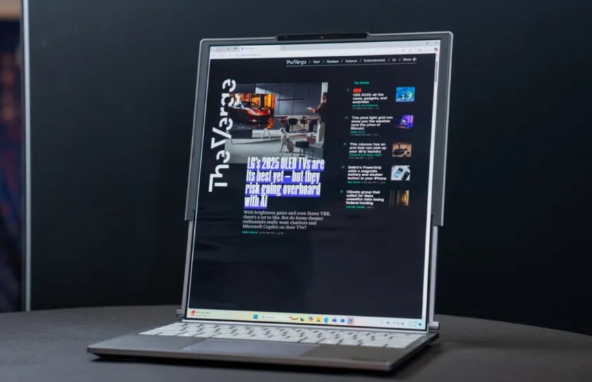 레노버가 선보인 세계 최초로 롤러블 디스플레이를 장착한 노트북 '씽크북 플러스 6세대'.