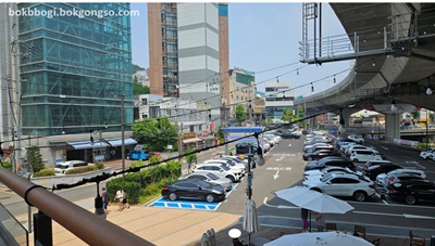 홍제천 폭포카페