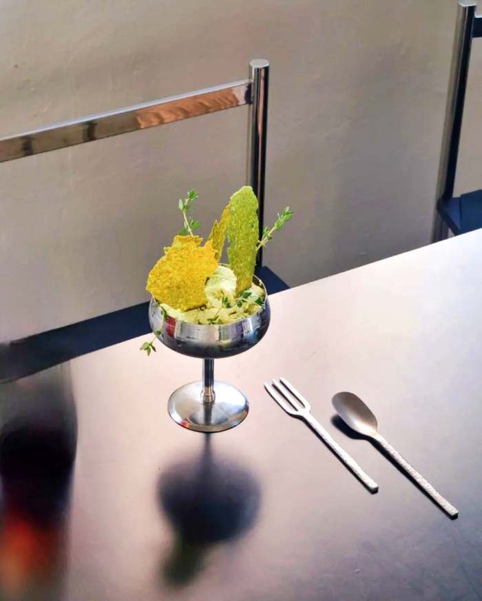 토요일은 밥이좋아 신용산 용리단길 파블로바 맛집 호주 대표 디저트 베이커리 카페 머랭 위 크림 과일 토핑 서울 핫플 6미 토밥 좋아 추천 방송정보