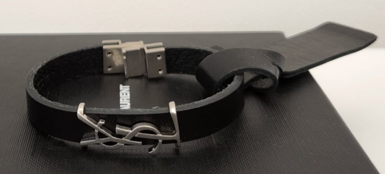 생로랑 실버 모노그램 참 브레이슬릿