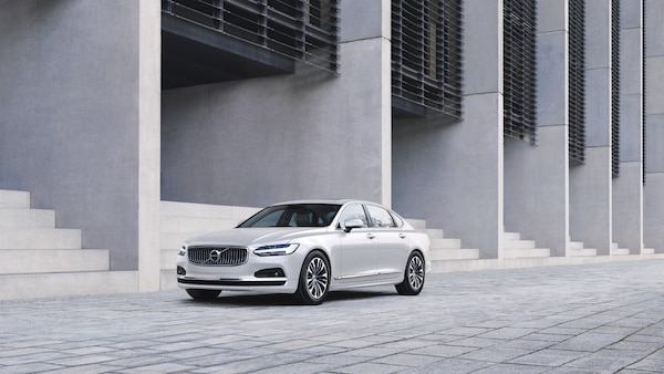 2024 볼보 S90 마일브 하이브리드 가격 및 경쟁차종