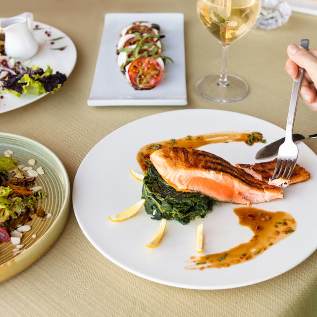 과식했을때 과식후 다음날 대처방법 - 과식한 다음날, 먹어야 하는 음식은? - 식사는 닭고기나 생선 등 담백한 단백질로 하자 과식했을때 과식후 다음날 대처방법 - 과식한 다음날, 먹어야 하는 음식은? - 식사는 닭고기나 생선 등 담백한 단백질로 하자