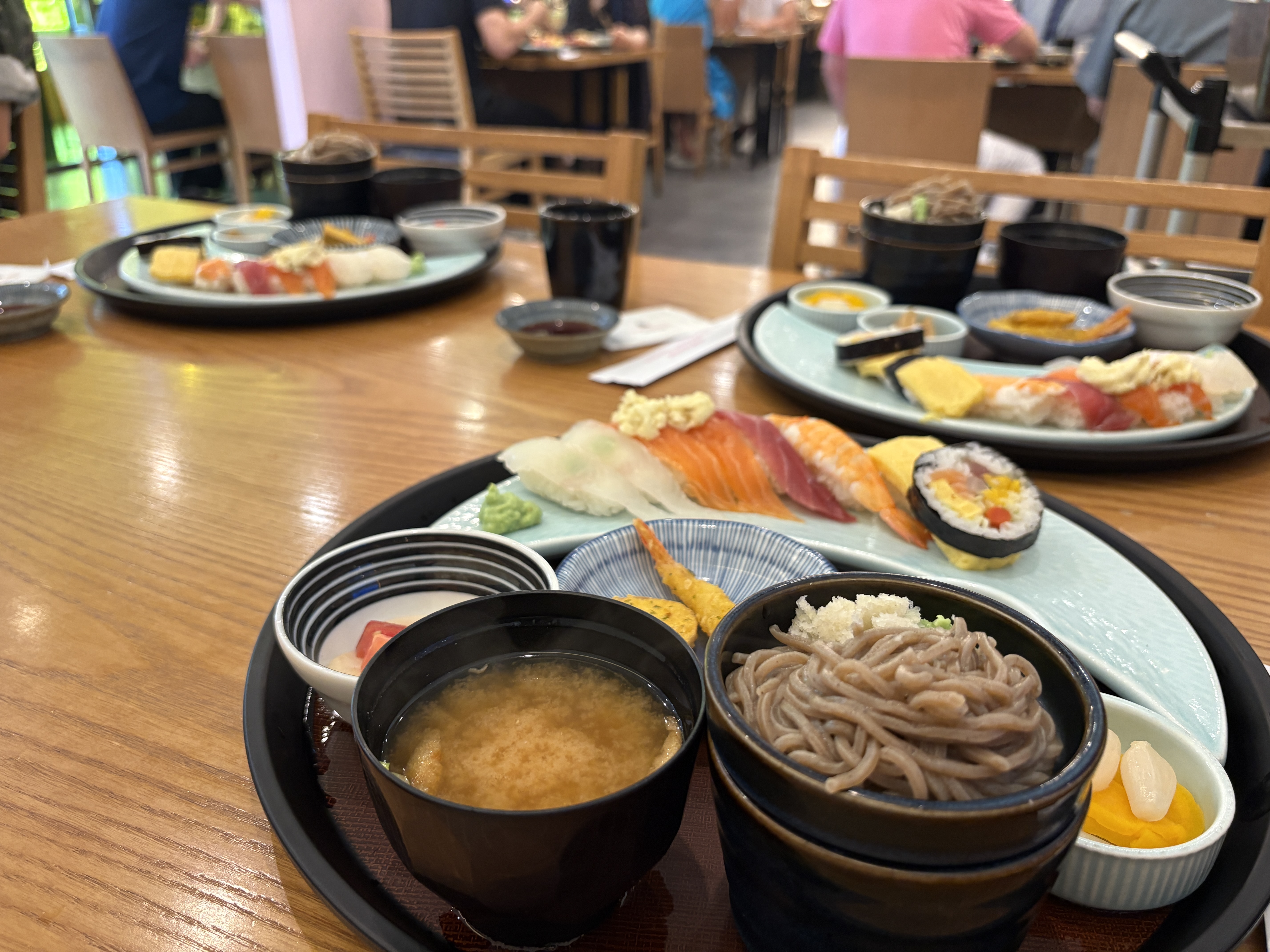 초밥집에서 직접 촬영한 사진입니다.