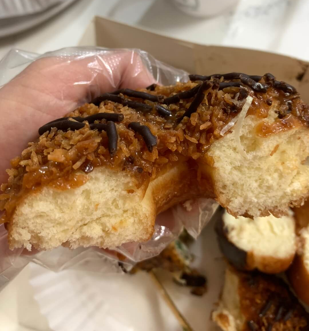 카라멜코코넛도넛