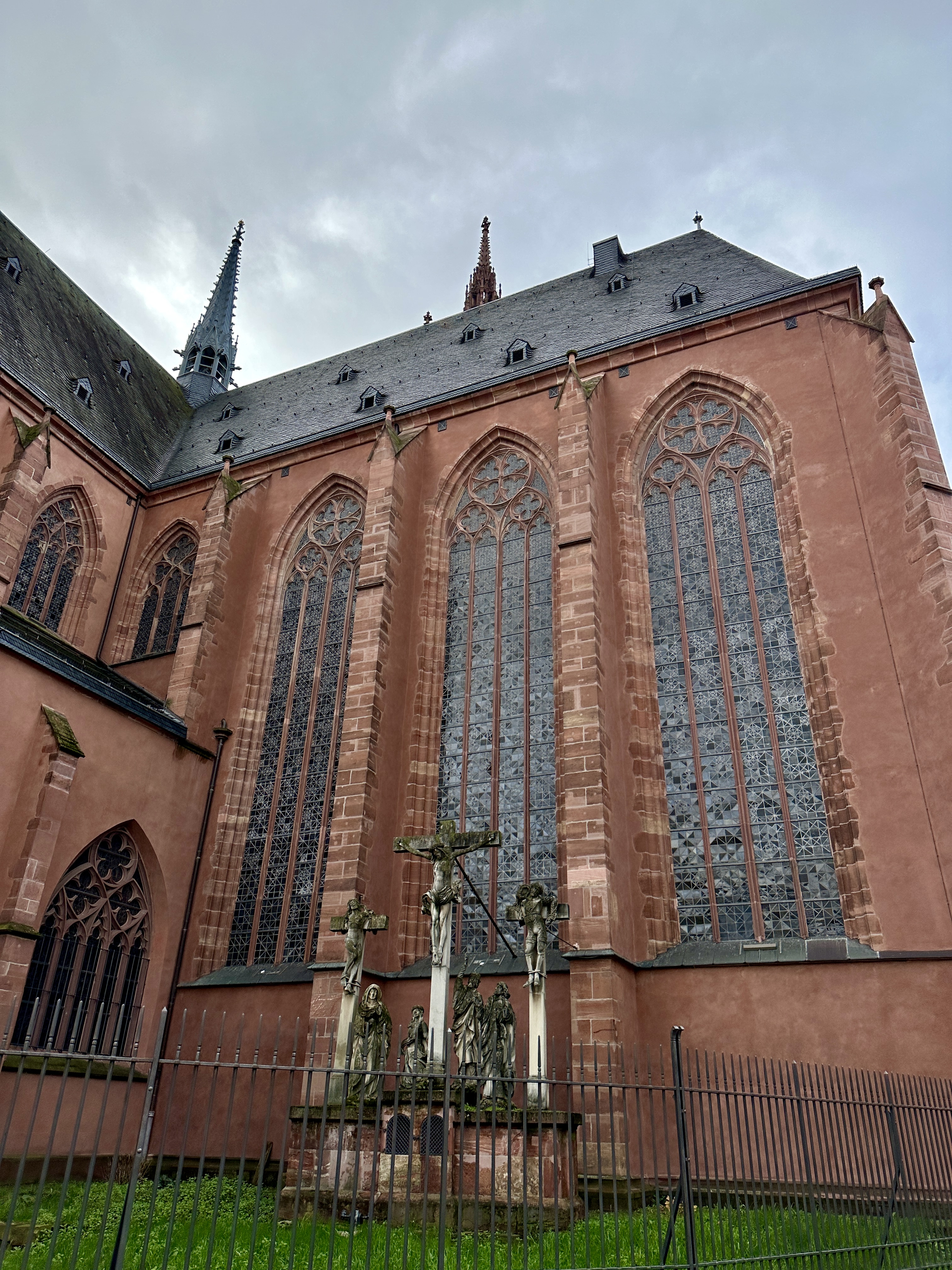 프랑크푸르트 성당 뒷쪽 모습