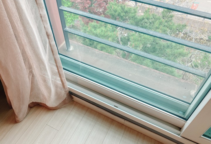 베란다 창틀