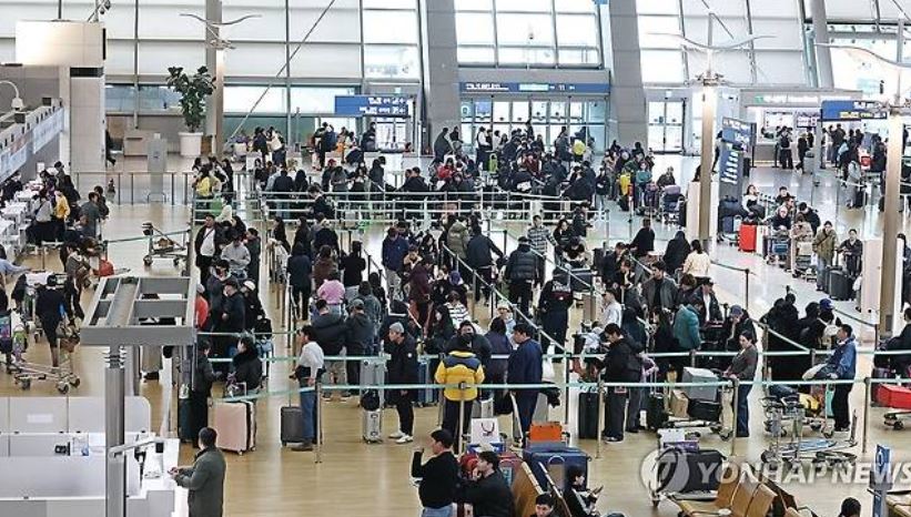 설연휴 인천공항 이용객 136만 출국 여행자 주차장 만차 터미널 북적