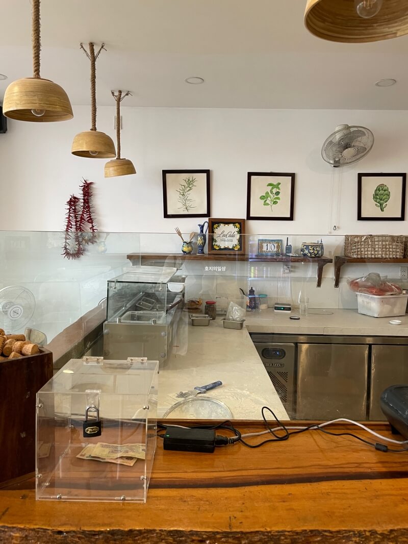 나트랑 시내 피자&파스타 맛집 라칼라 - 오픈 키친