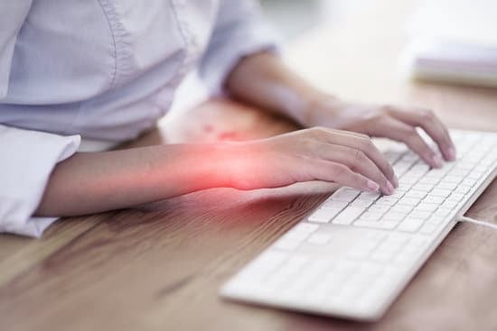 손목 터널 증후군(Carpal Tunnel Syndrome): 원인과 치료