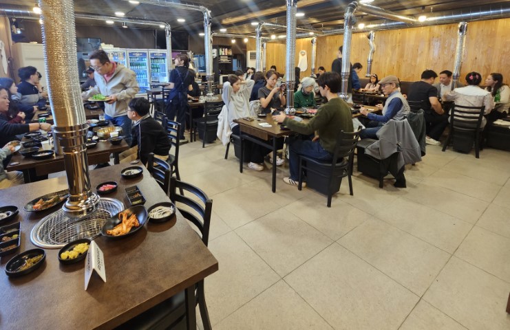 육보정 내부사진