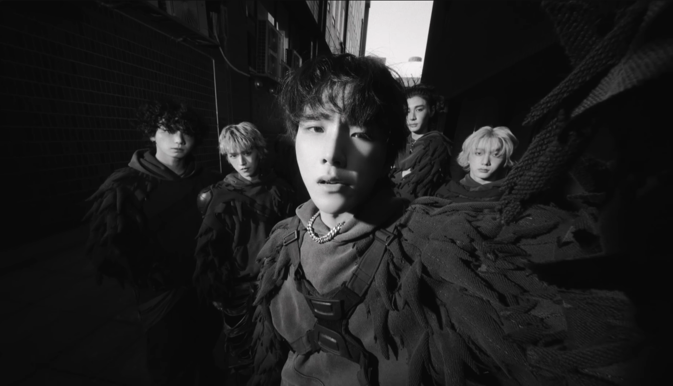 BOYNEXTDOOR (보이넥스트도어) ADIOS!