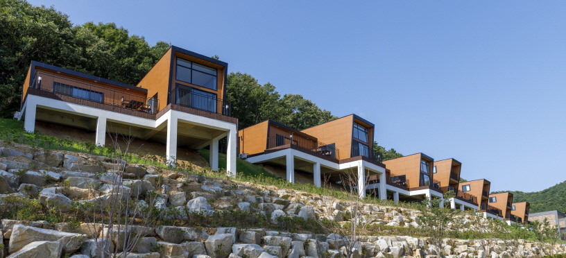 화성 무봉산 자연휴양림 주변 동탄 맛집 카페 마트 강아지 동반 정보