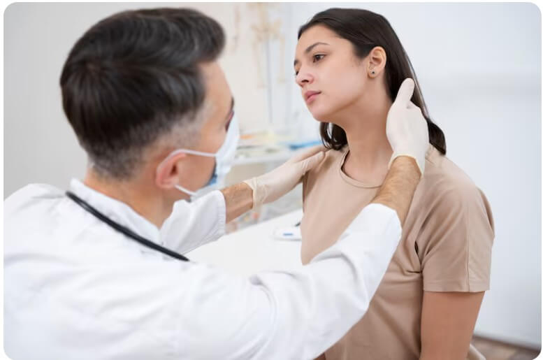 의사와 상담하는 환자