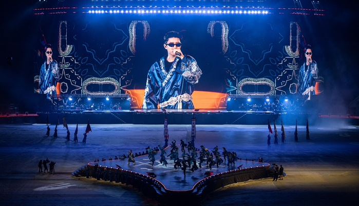 한복을-입고-노래하는-임영웅