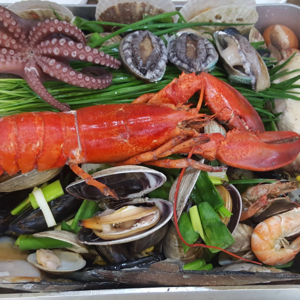 대결 맛 대 맛 철판해물전골 vs 황제물회