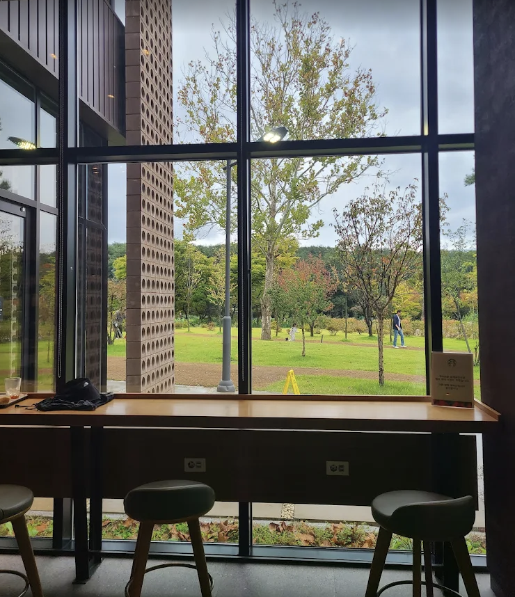 서울 은평 스타벅스 더북한산점|북한산 뷰 감성 카페, 스타벅스 뷰 맛집 1등