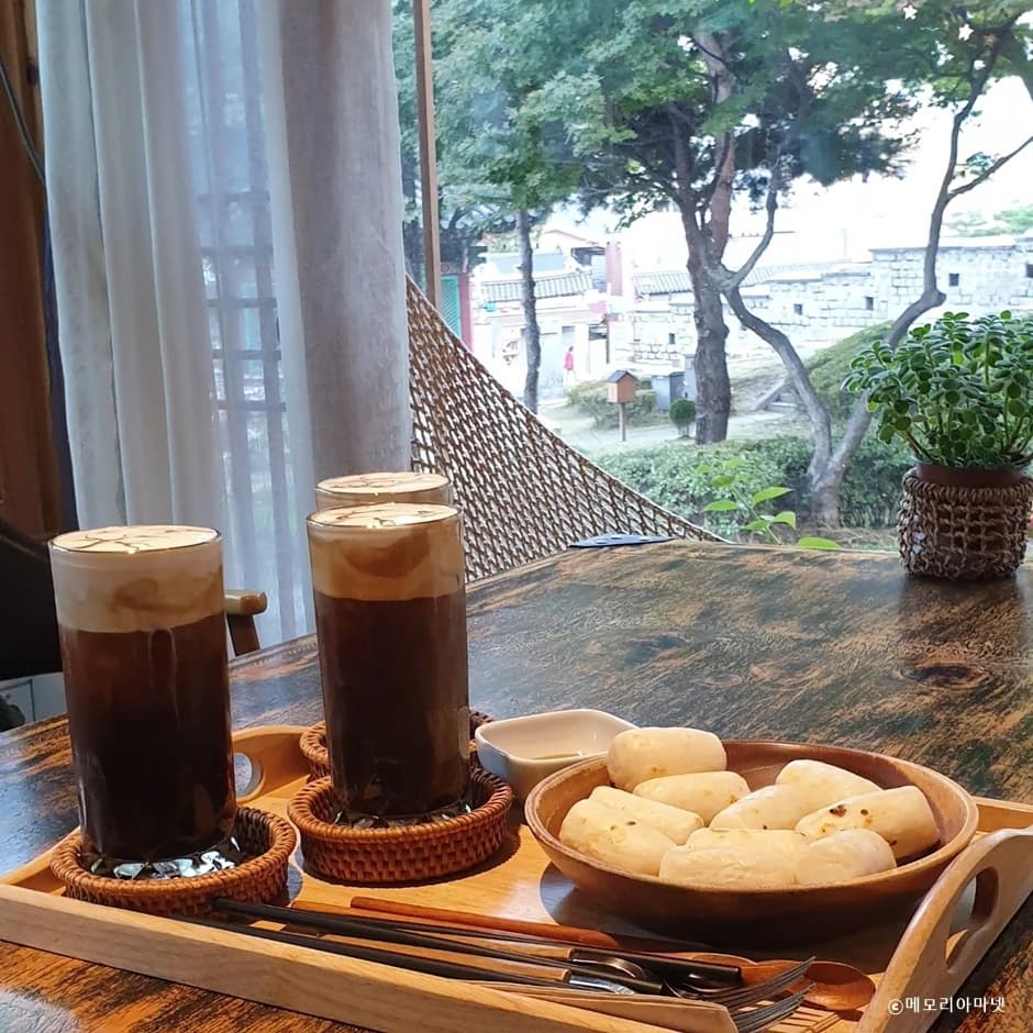 [서울 근교 여행]수원화성 카페&middot;맛집 추천｜성곽길 산책 후 들르기 좋은 곳