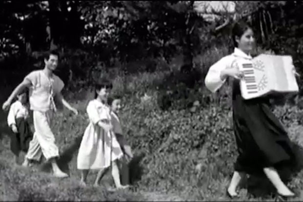 영화 상록수의 한장면