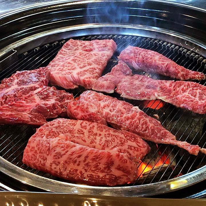 토요일은 밥이좋아 예산 예당호 출렁다리 광시한우 맛집 정육 식당 한우 암소 숯불 직화 구이 예산10미 현지인 추천 토밥 좋아 방송정보