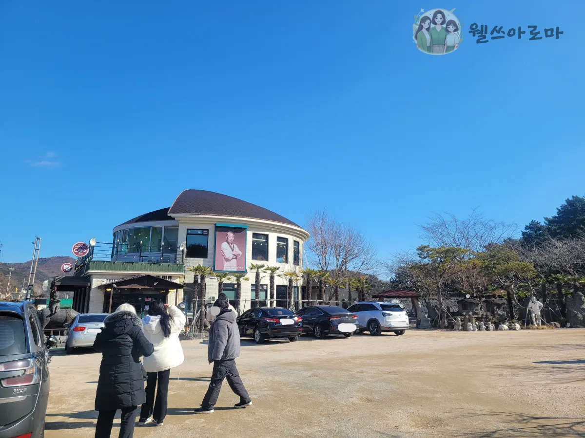 안영순베이커리-주차장-건물외부전체모습