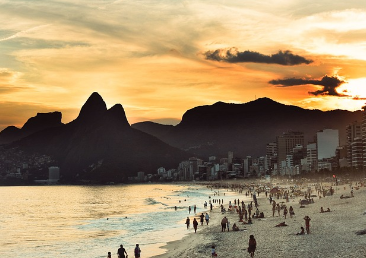 브라질의 카보 프리오: 열대 도시의 몰락