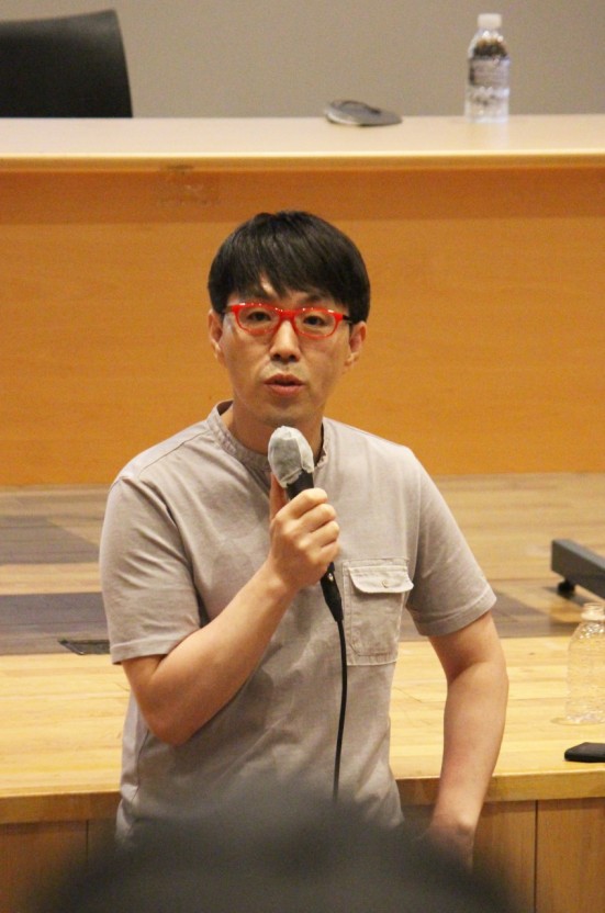 이동진