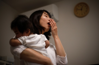 아기 밤에 울음