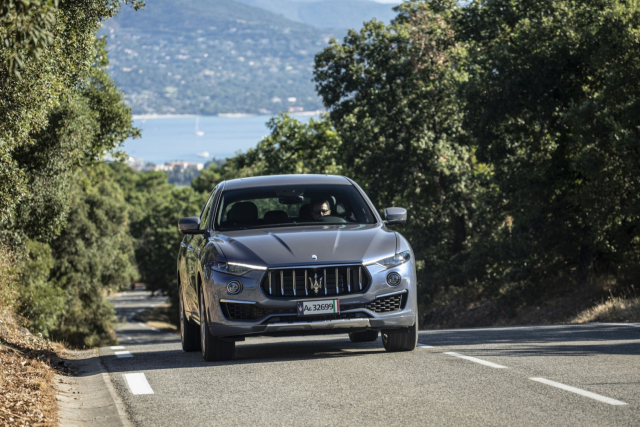 마세라티 르반떼 GT 하이브리드