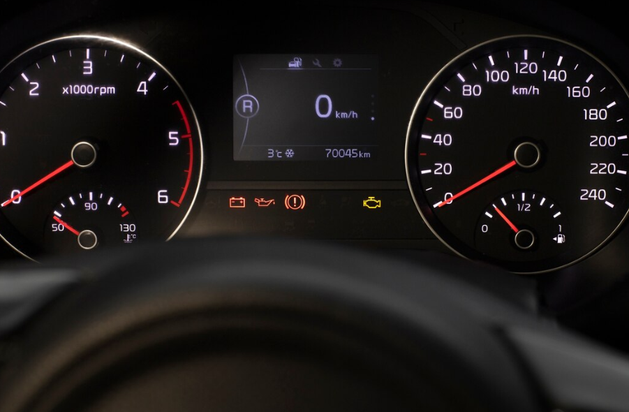 타이어 공기압 경고등이 켜지는 주요 원인