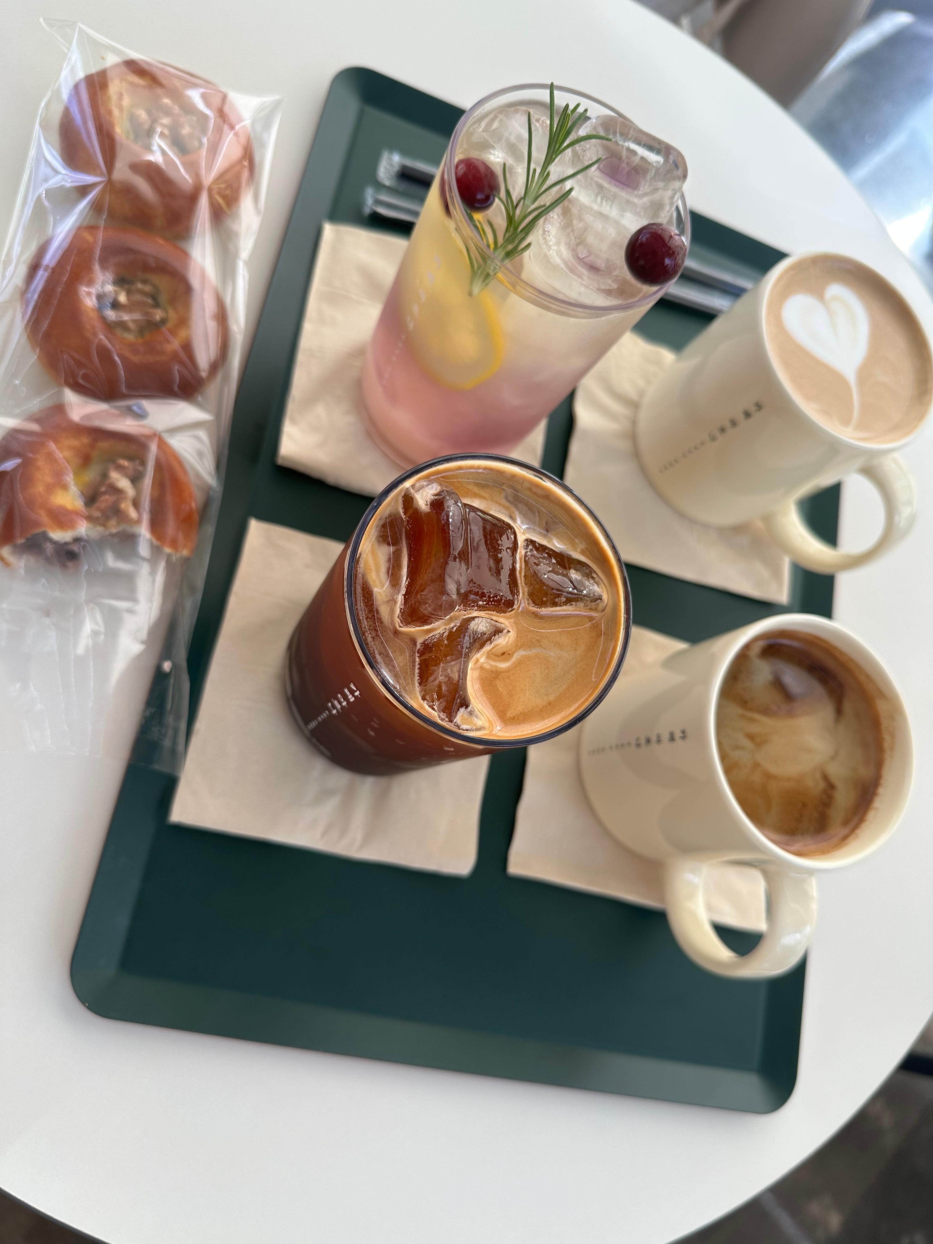 충남 보령, 대천, 무창포 여행 후기3(국내 가족 여행지 추천, 무창포 비체팰리스, 또다시 갯벌체험, 대천 맛집 부페, 점심 밥집 뷔페, 진짜 예쁜 카페 아르나, 분위기 좋은 카페 아르나, 한밤중 닭벼슬섬 산책, 대천항 수산시장 재방문, 찰광어회, 오징어회, 우성수산, 수연호수산, 무창포 비체펠리스, 오션뷰, 밥 해먹을 수 있는 숙소, 무창포 펜션)