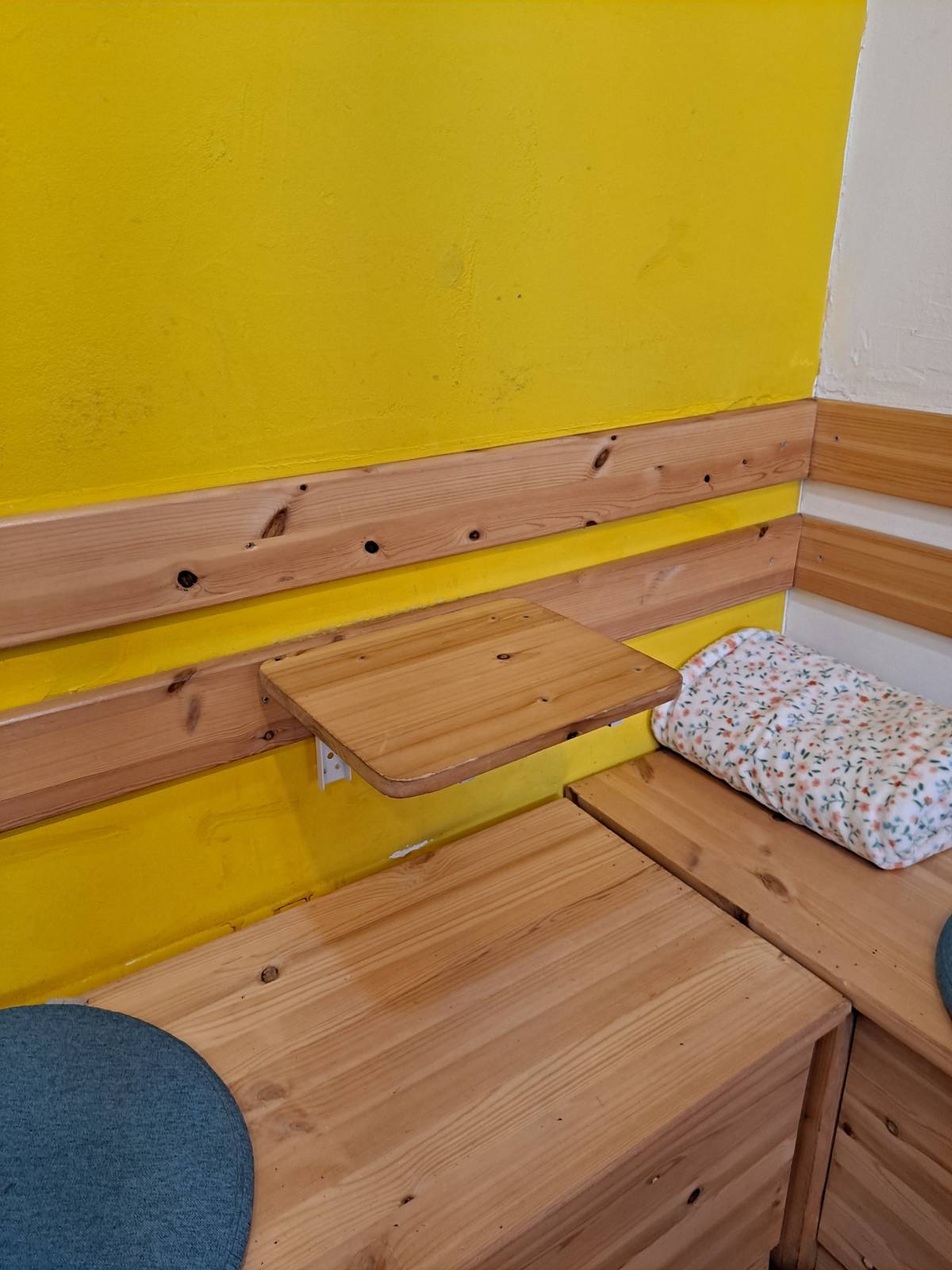 또스뜨 미니 테이블