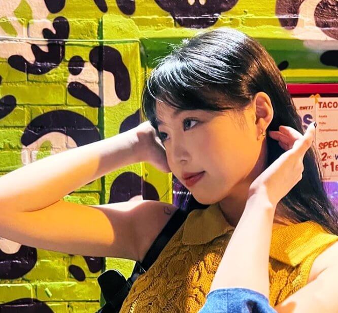 머리를-정돈하는-수진
