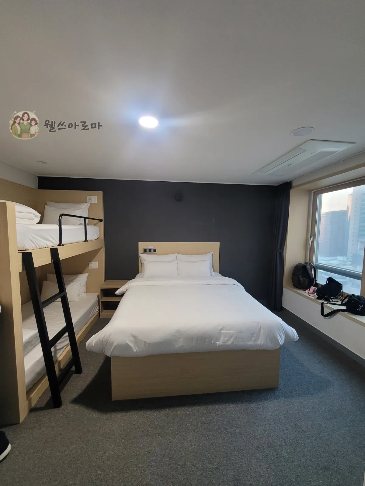 더스테이휴명동-숙소내부-침대와룸상태