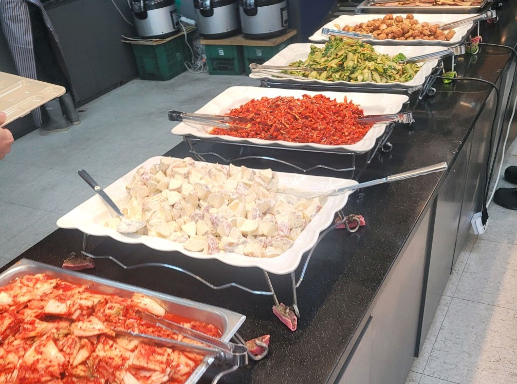 한국인의식판한식뷔페 내부 모습