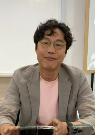 김준일 평론가 프로필