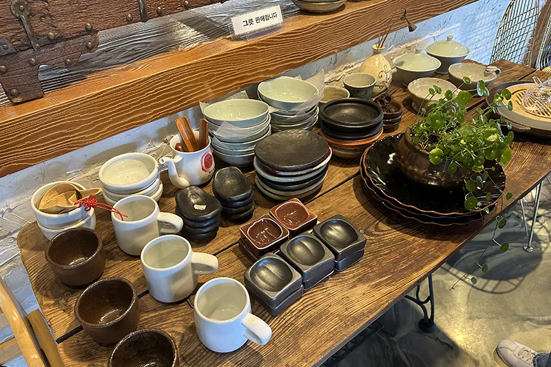 한옥카페 차 마시는 뜰 그릇 판매 코너