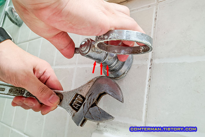 욕실 비누 걸이 분리 방법