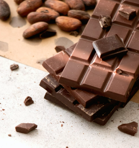 베이킹 재료인 초콜릿 사진