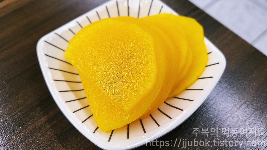 광신제면소-밑반찬-단무지