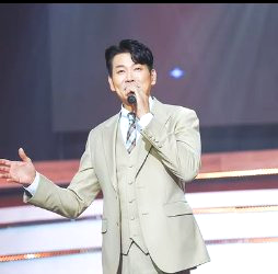 김용필 아나운서 프로필 &amp;#124; 트로트 가수 나이 결혼 학력 고향