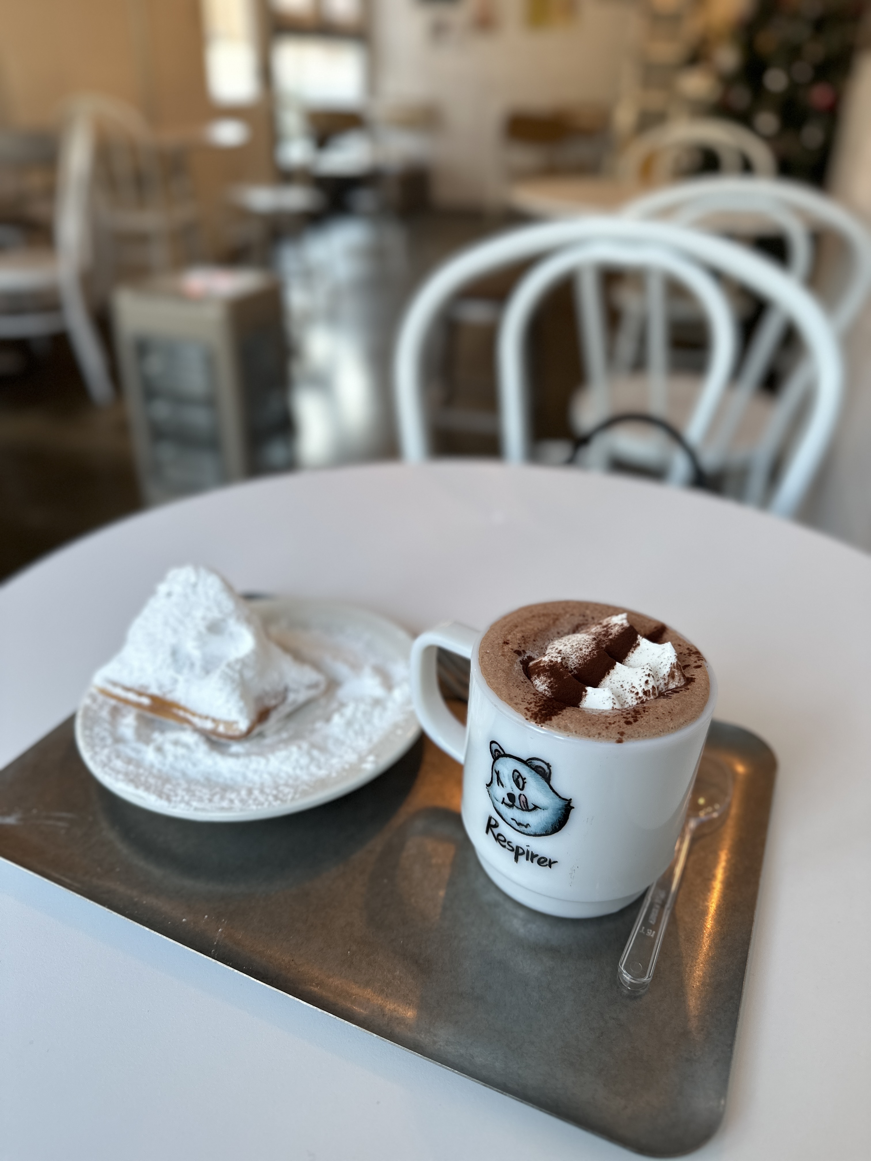 미니멀리즘과 정신건강의 연결고리 &mdash; 소유 과잉과 스트레스의 상관관계 &mdash; 정리된 환경이 마음에도 주는 안정감 &mdash; 우울&middot;불안 완화의 가능성